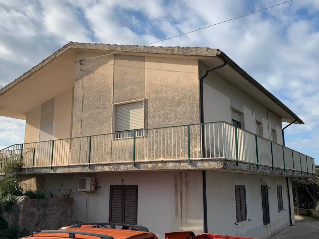 casa indipendente in vendita a Modica in zona Frigintini