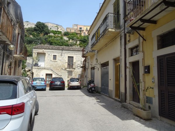 casa indipendente in vendita a Modica in zona Modica Bassa