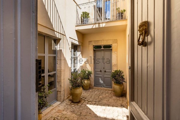 casa indipendente in vendita a Modica in zona Modica Bassa