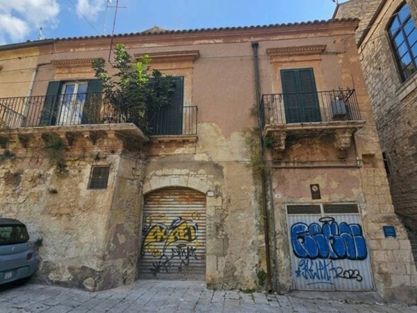 casa indipendente in vendita a Modica in zona Modica Bassa