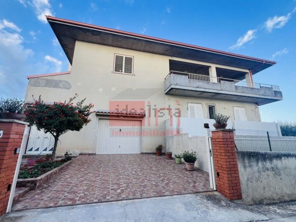 casa indipendente in vendita a Modica in zona Sacro Cuore