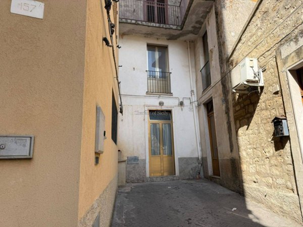 casa indipendente in vendita a Modica in zona Modica Alta