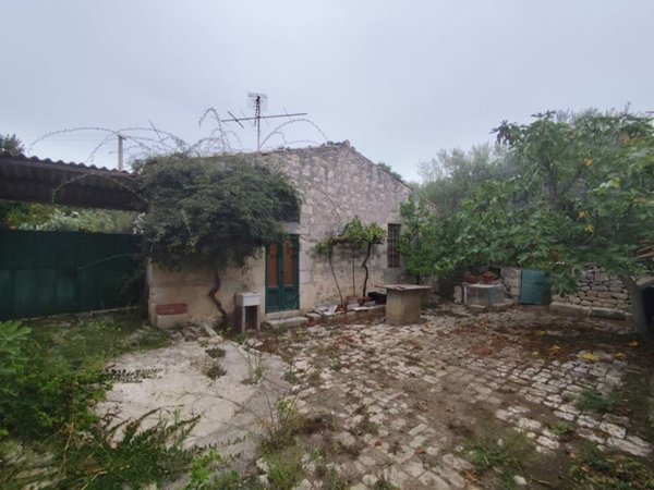 casa indipendente in vendita a Modica in zona Frigintini