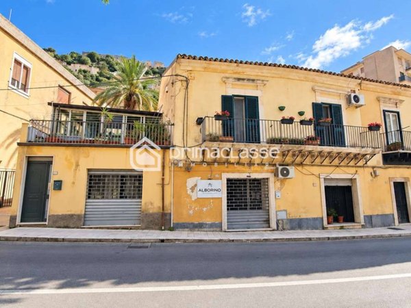 casa indipendente in vendita a Modica in zona Modica Bassa