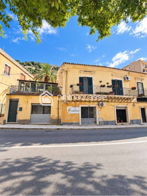 casa indipendente in vendita a Modica in zona Modica Bassa