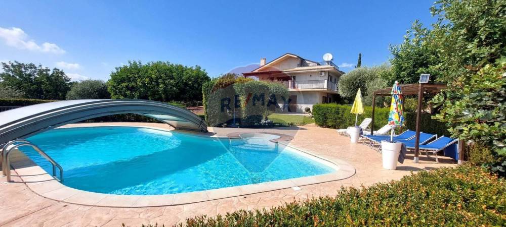 casa indipendente in vendita a Modica