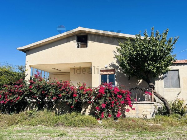 casa indipendente in vendita a Modica