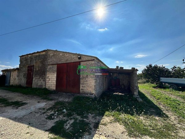 casa indipendente in vendita a Modica in zona Modica Bassa