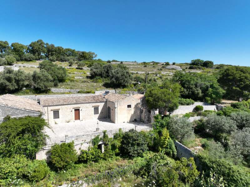 casa indipendente in vendita a Modica in zona Frigintini