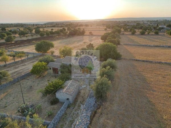 casa indipendente in vendita a Modica