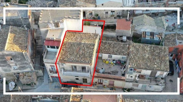 casa indipendente in vendita a Modica in zona Modica Bassa