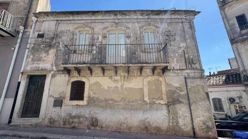 casa indipendente in vendita a Modica in zona Modica Alta