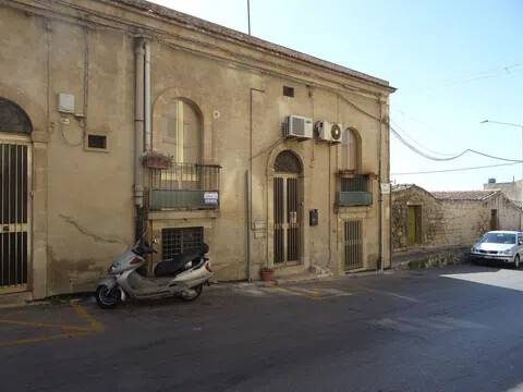 casa indipendente in vendita a Modica in zona Modica Alta