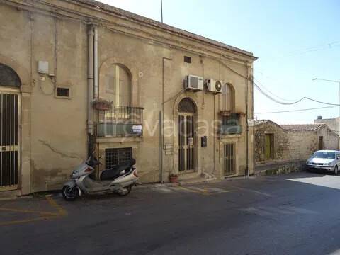 casa indipendente in vendita a Modica in zona Modica Alta