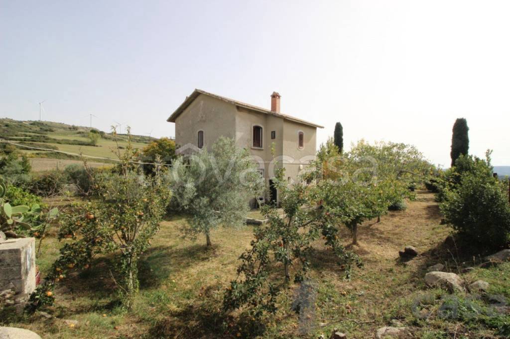 casa indipendente in vendita a Monterosso Almo