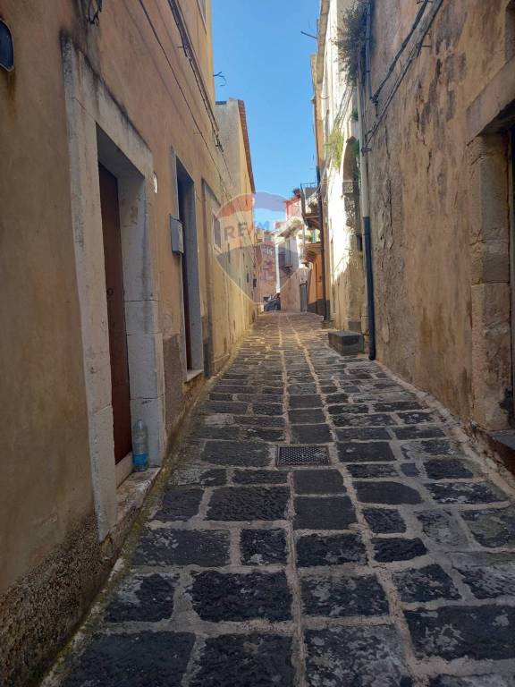 casa indipendente in vendita a Monterosso Almo