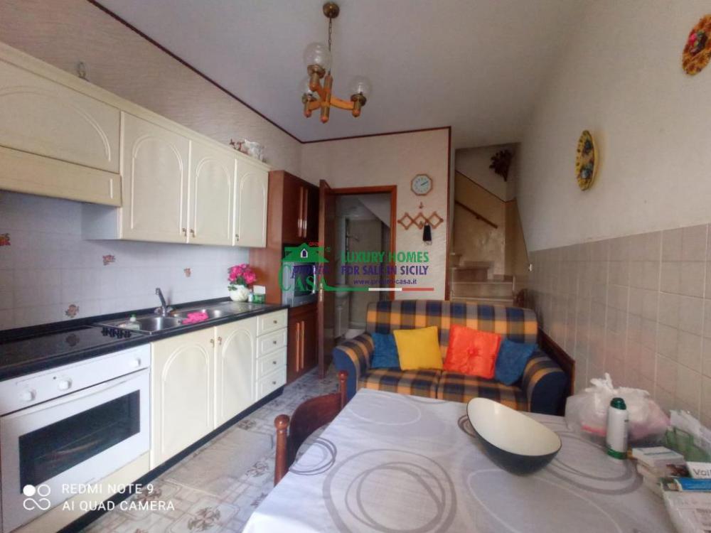 casa indipendente in vendita a Monterosso Almo