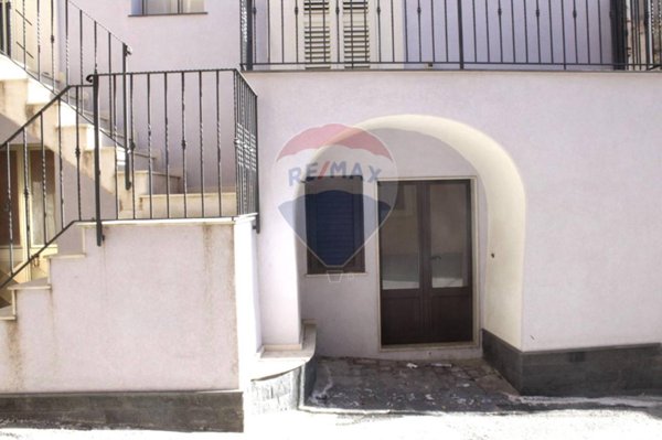 casa indipendente in vendita a Monterosso Almo