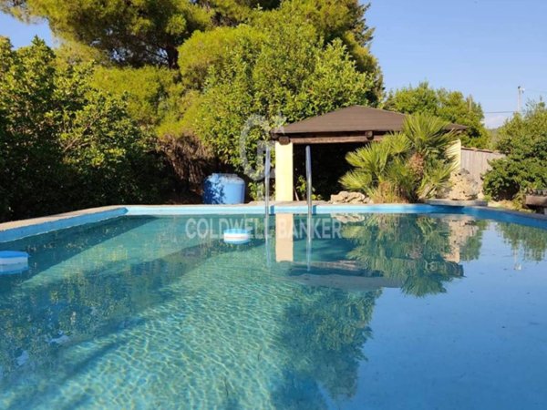 casa indipendente in vendita a Monterosso Almo
