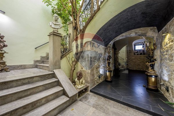 casa indipendente in vendita a Monterosso Almo