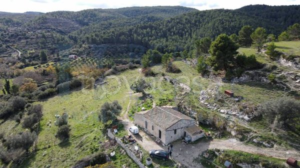 villa in vendita a Monterosso Almo