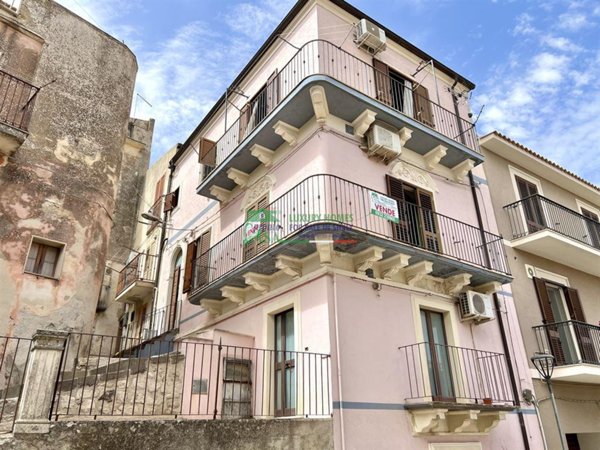 casa indipendente in vendita a Monterosso Almo