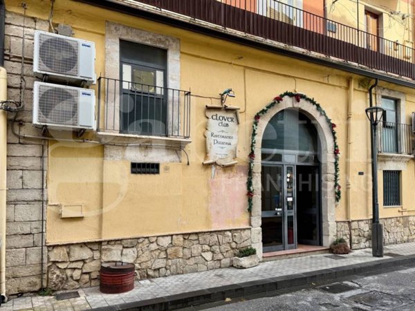 negozio in vendita a Monterosso Almo