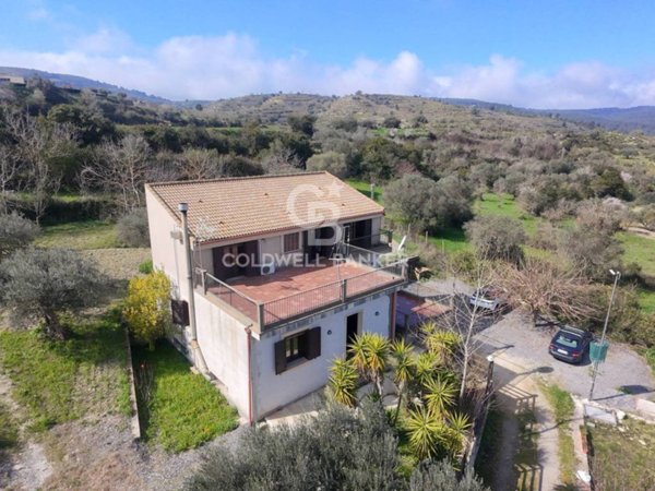 casa indipendente in vendita a Monterosso Almo