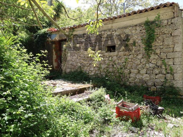 casa indipendente in vendita a Monterosso Almo in zona Monterosso Almo