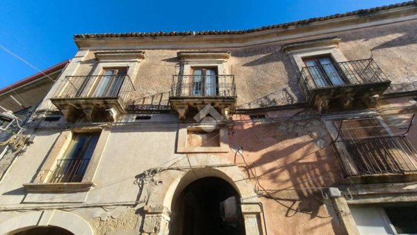 casa indipendente in vendita a Monterosso Almo