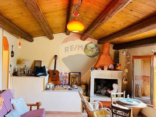 casa indipendente in vendita a Monterosso Almo
