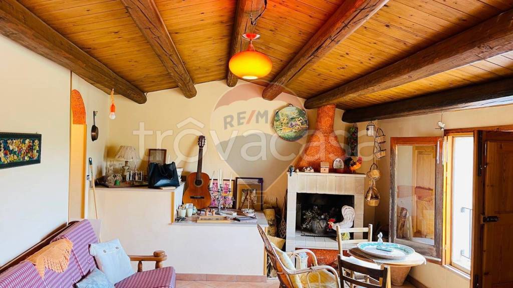 casa indipendente in vendita a Monterosso Almo in zona Monterosso Almo