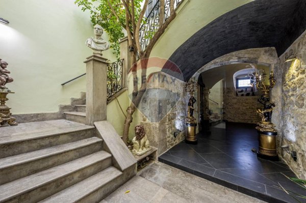 casa indipendente in vendita a Monterosso Almo in zona Monterosso Almo