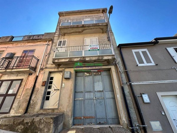 casa indipendente in vendita a Monterosso Almo in zona Monterosso Almo