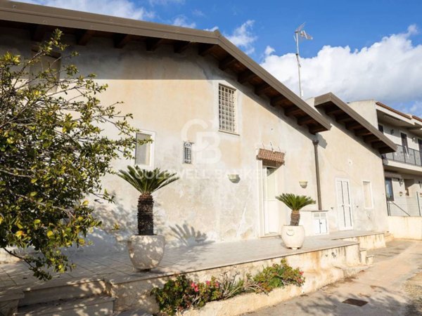 casa indipendente in vendita a Pozzallo