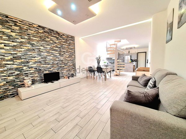 casa semindipendente in vendita a Pozzallo