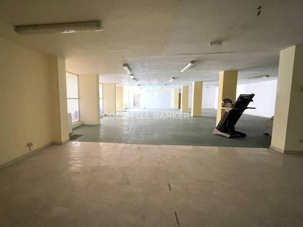 locale commerciale in vendita a Pozzallo