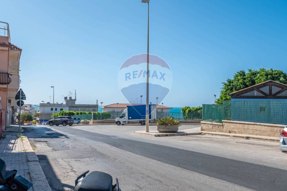 locale commerciale in vendita a Pozzallo