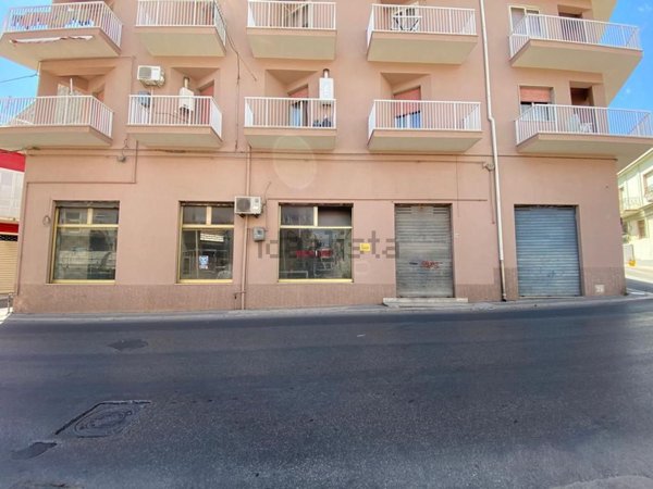 locale commerciale in vendita a Pozzallo