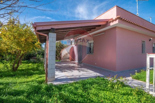 casa indipendente in vendita a Pozzallo