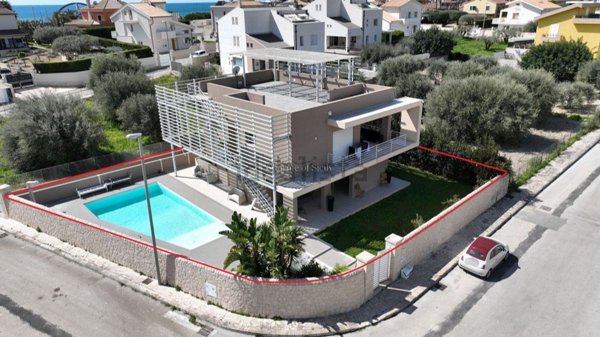 casa indipendente in vendita a Pozzallo