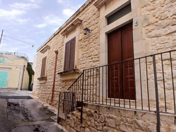 casa indipendente in vendita a Pozzallo