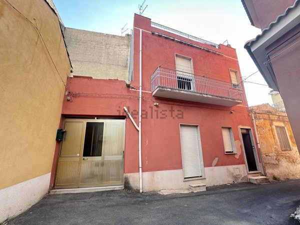 casa indipendente in vendita a Pozzallo