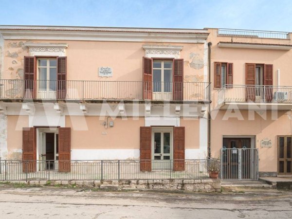intera palazzina in vendita a Pozzallo