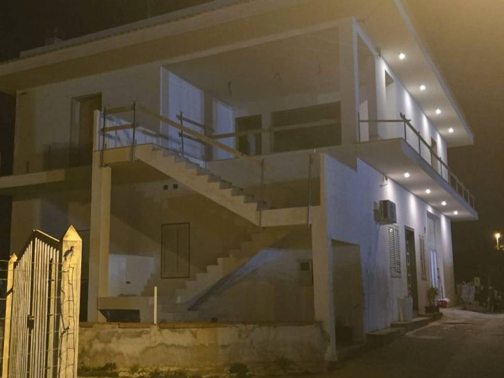 intera palazzina in vendita a Pozzallo