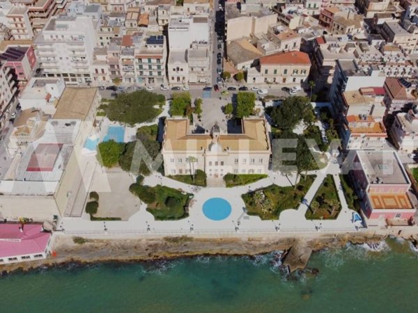 negozio in vendita a Pozzallo