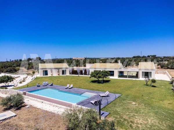 casa indipendente in vendita a Pozzallo