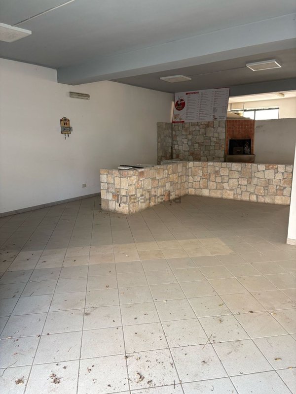 locale commerciale in vendita a Pozzallo