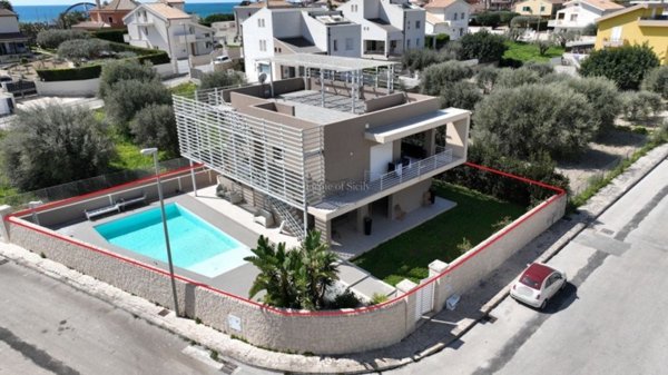 casa indipendente in vendita a Pozzallo