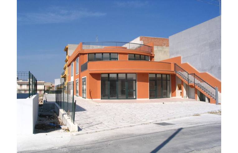 locale commerciale in vendita a Pozzallo